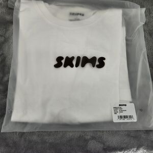 SKIMS Men's Large White Chalk Cotton Classic T-Shirt NWT $44